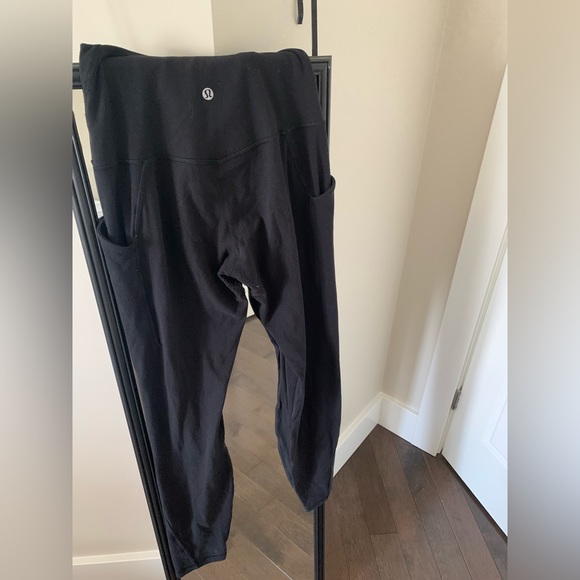 Black lululemon align leggings with pockets 28” - Picture 6 of 6